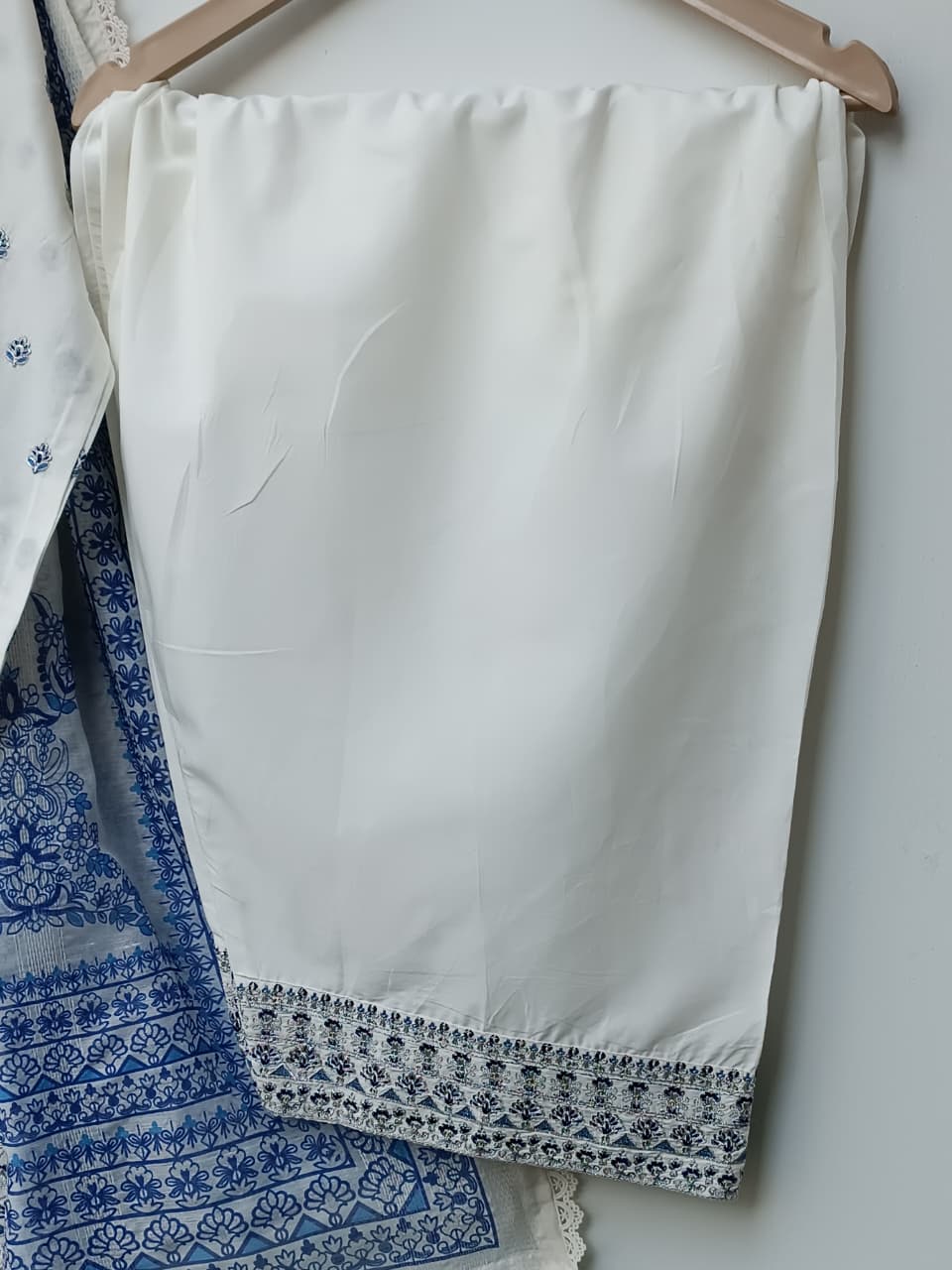 NEELO (IVORY)