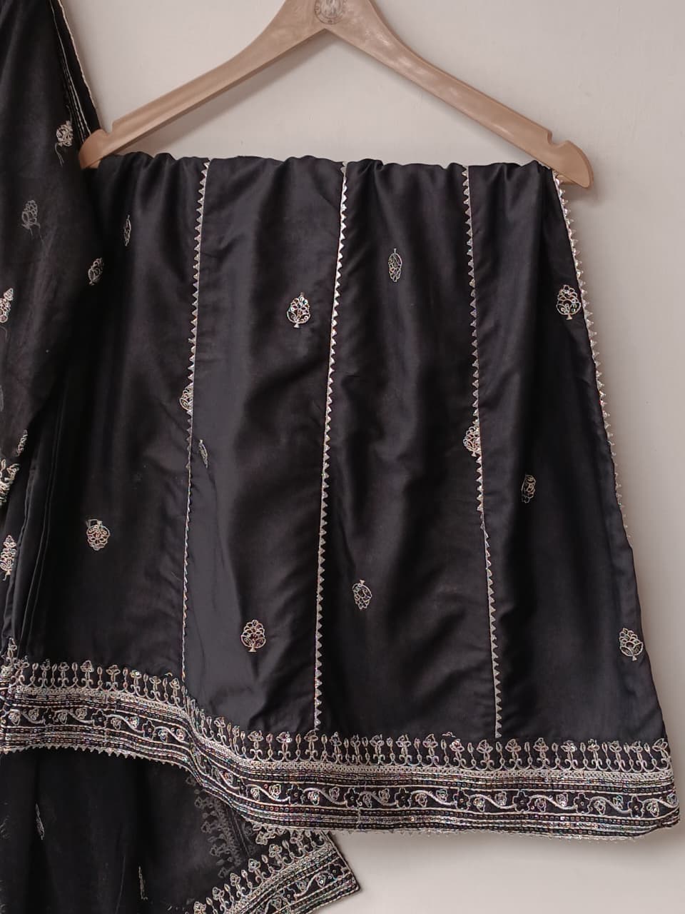 TAMINA (BLACK)