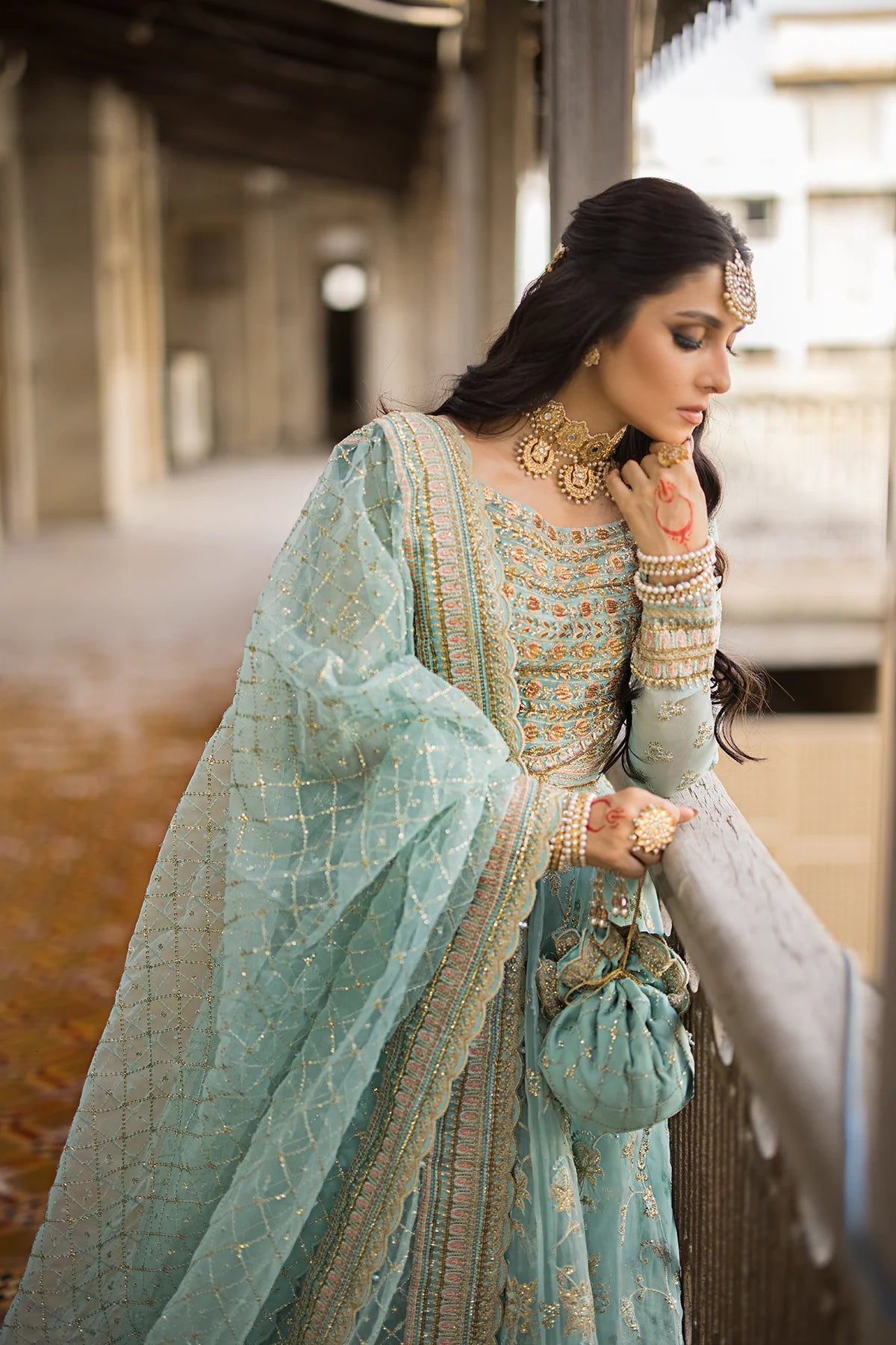 Erum Khan – Shahbano  (1330)