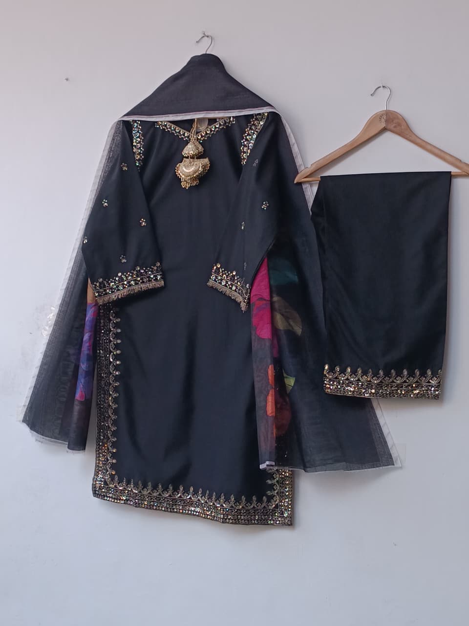 CHAHAT (BLACK)
