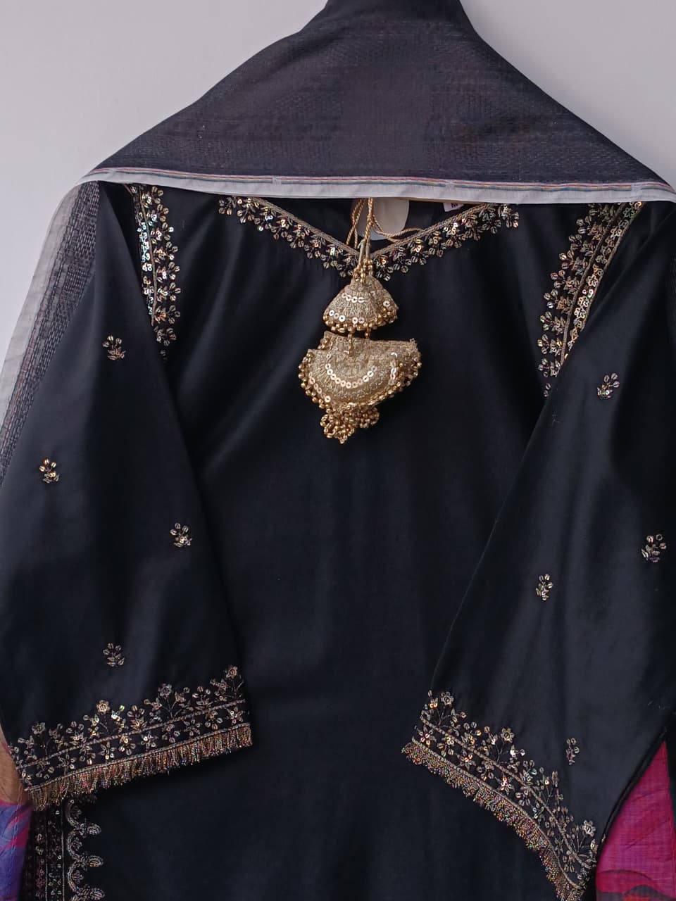 CHAHAT (BLACK)