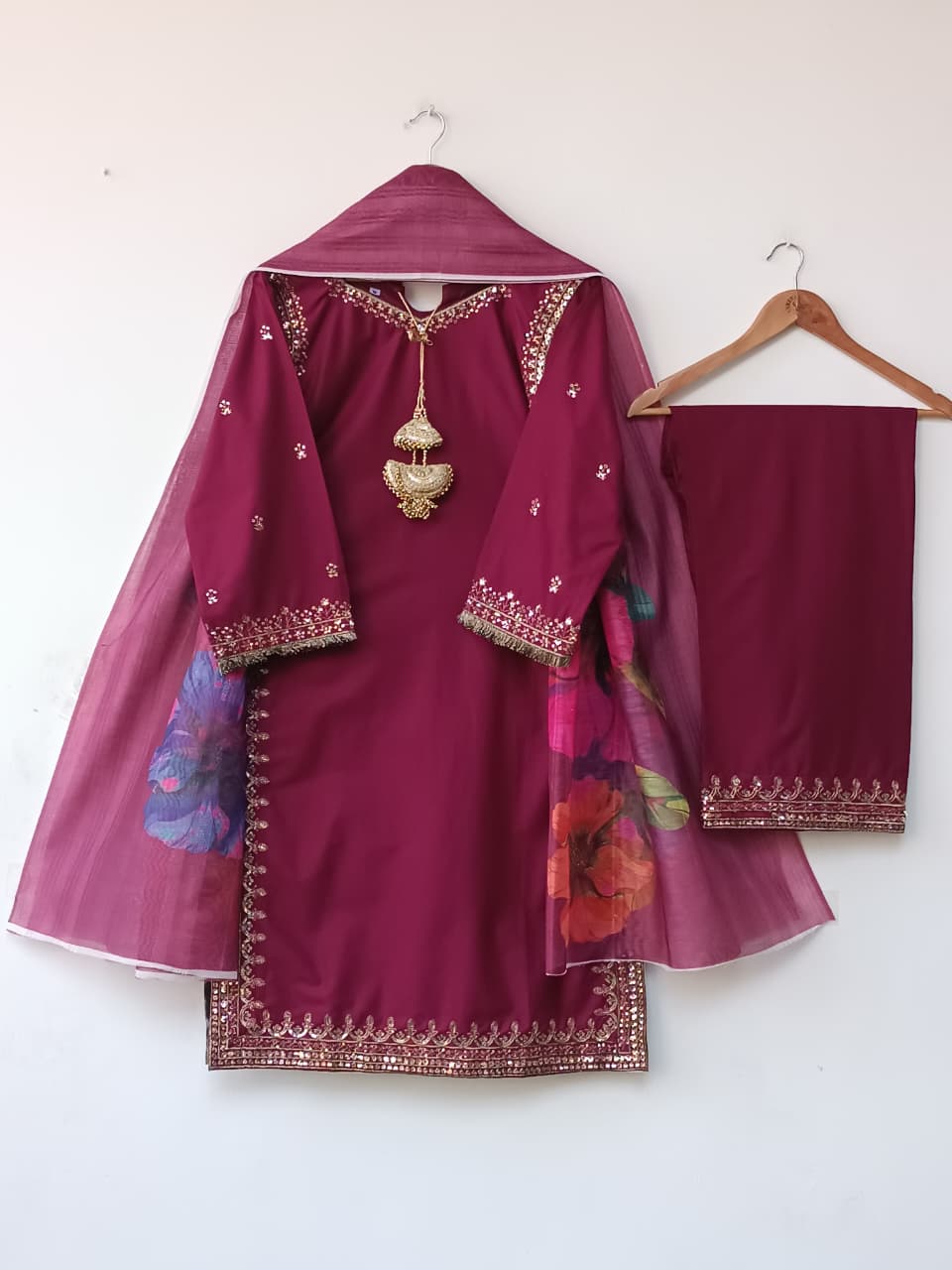 CHAHAT  (ROYAL GARNET)