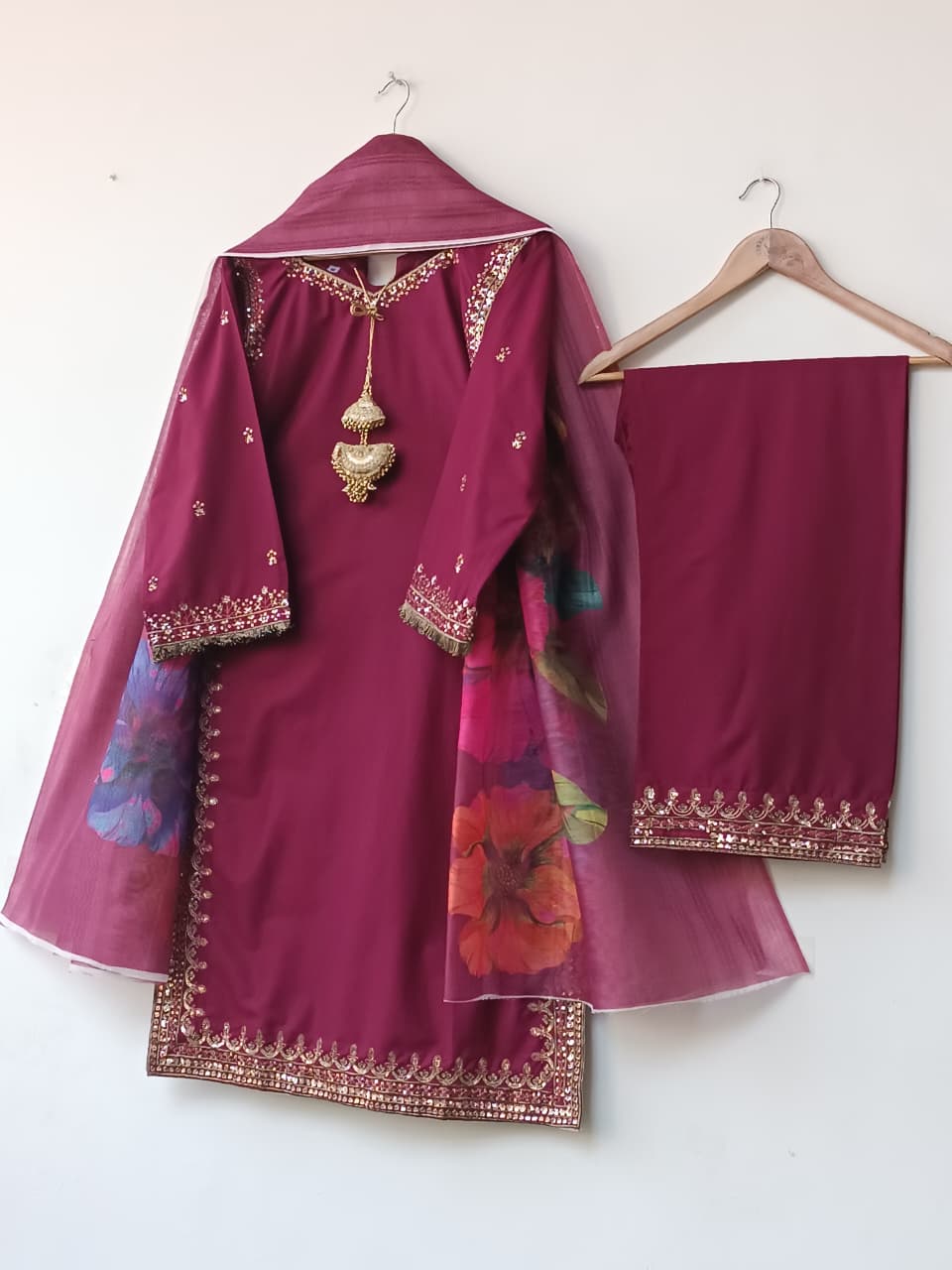 CHAHAT  (ROYAL GARNET)