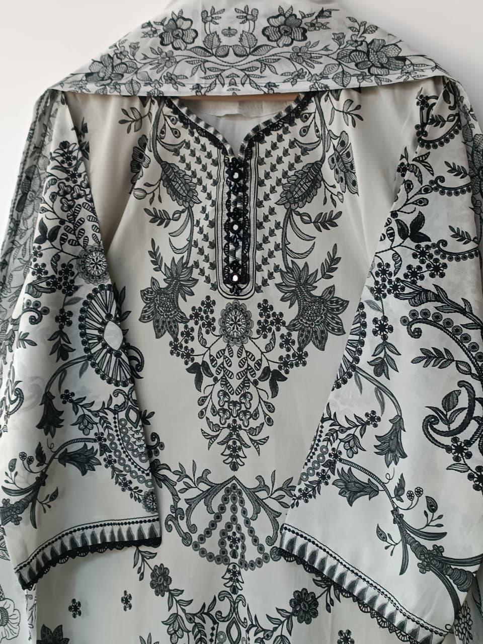 FARZNA (GRAY)