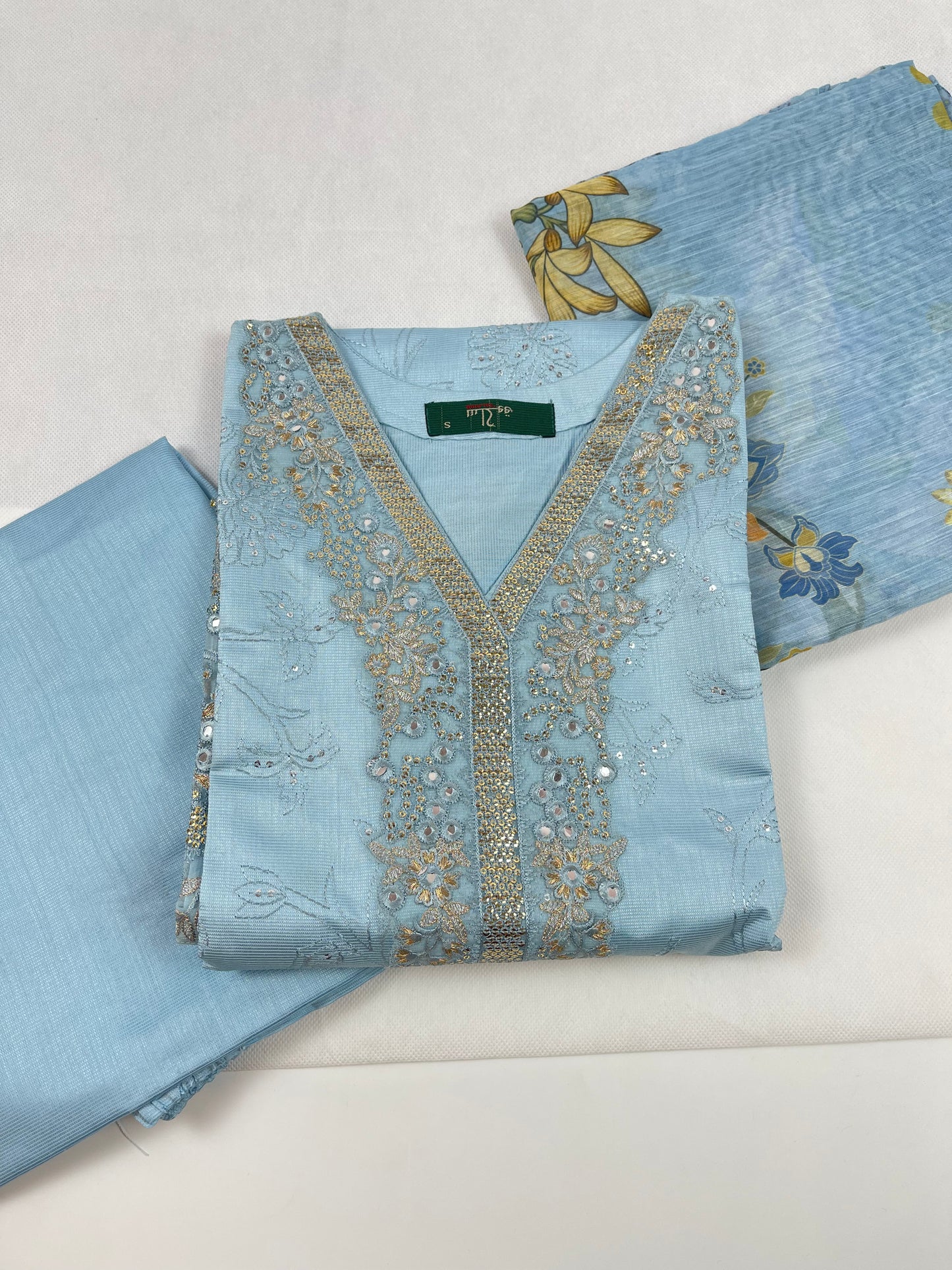 Luxury 3-Piece Stitched Banadora Lawn Suit – Sky Blue &amp; Silver