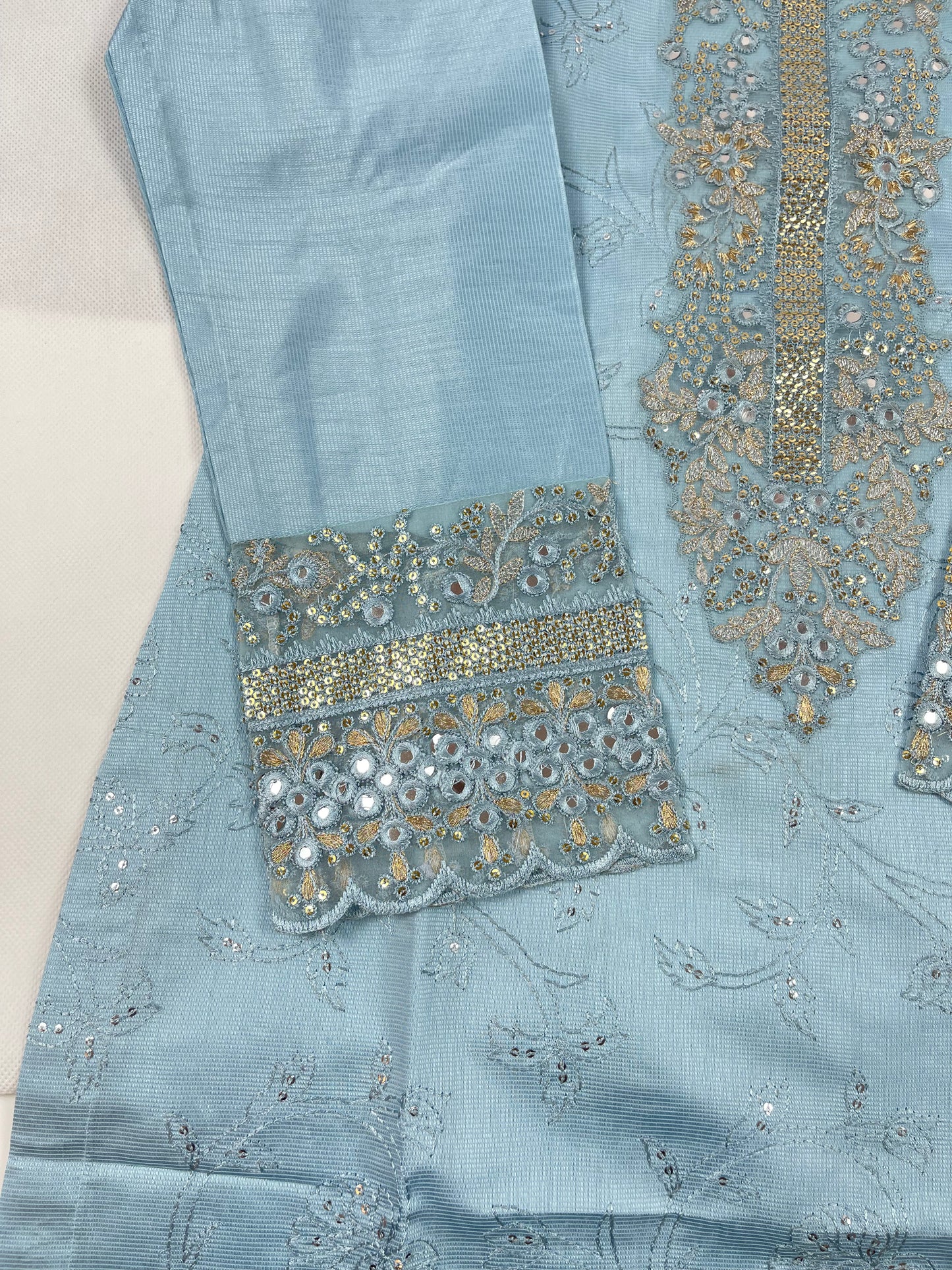 Luxury 3-Piece Stitched Banadora Lawn Suit – Sky Blue &amp; Silver