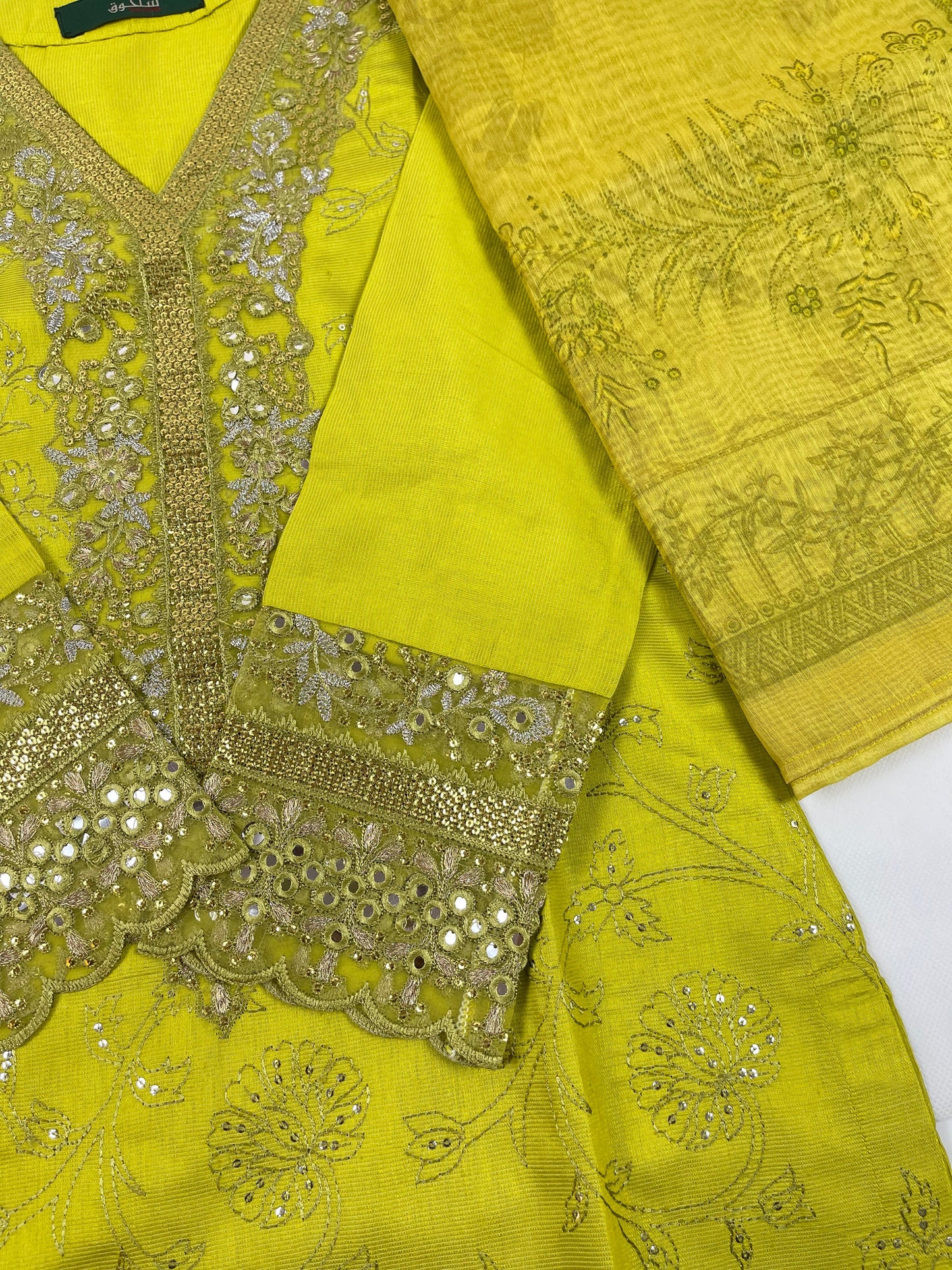 Luxury 3-Piece Stitched Banadora Lawn Suit – Parrot Green &amp; Silver