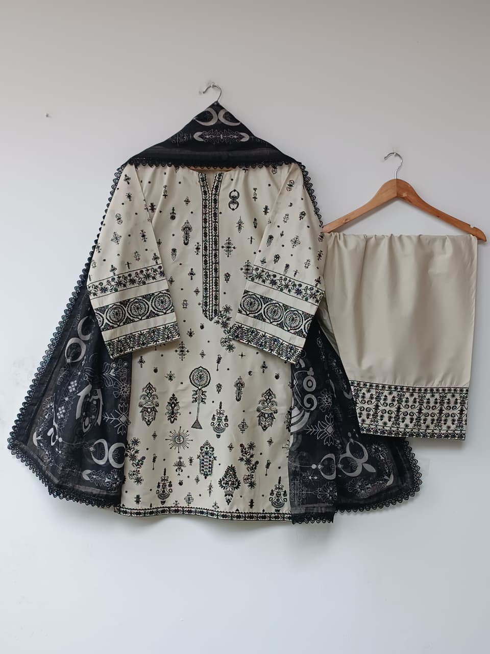 IZZAH (BEIGE)