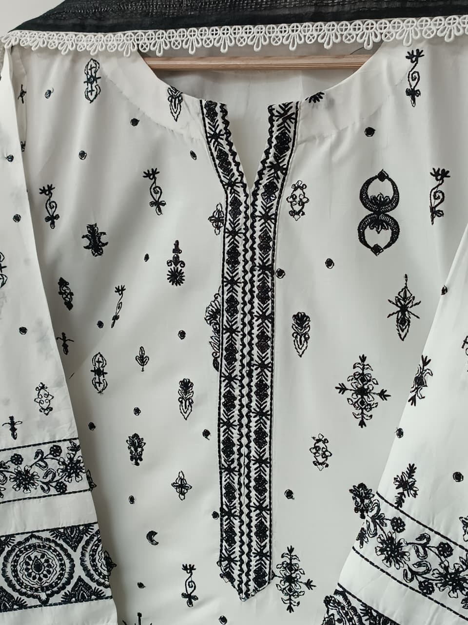 IZZAH (OFF WHITE)
