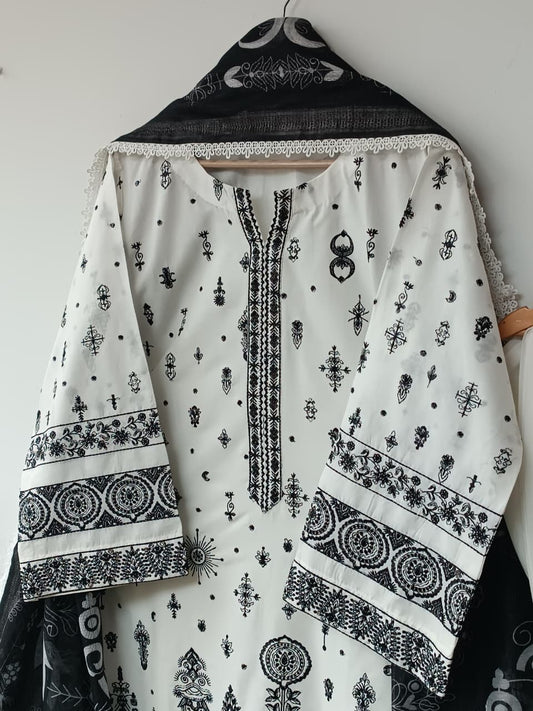 IZZAH (OFF WHITE)