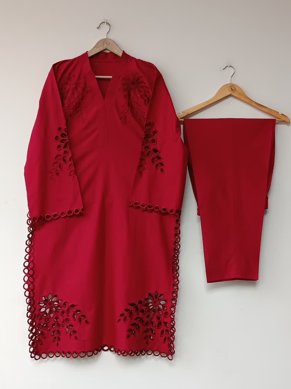 MAHIRA (MAROON)
