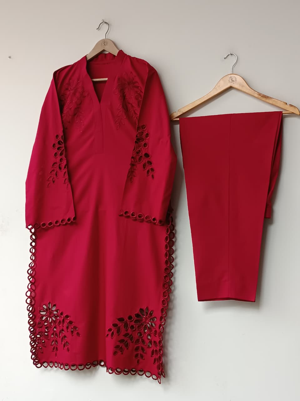 MAHIRA (MAROON)
