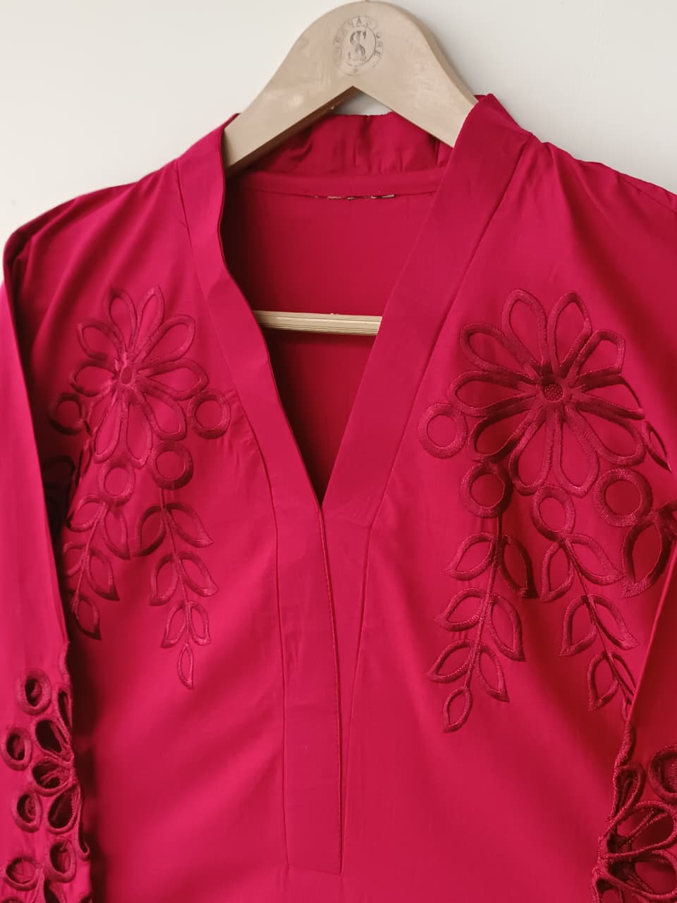 MAHIRA (MAROON)