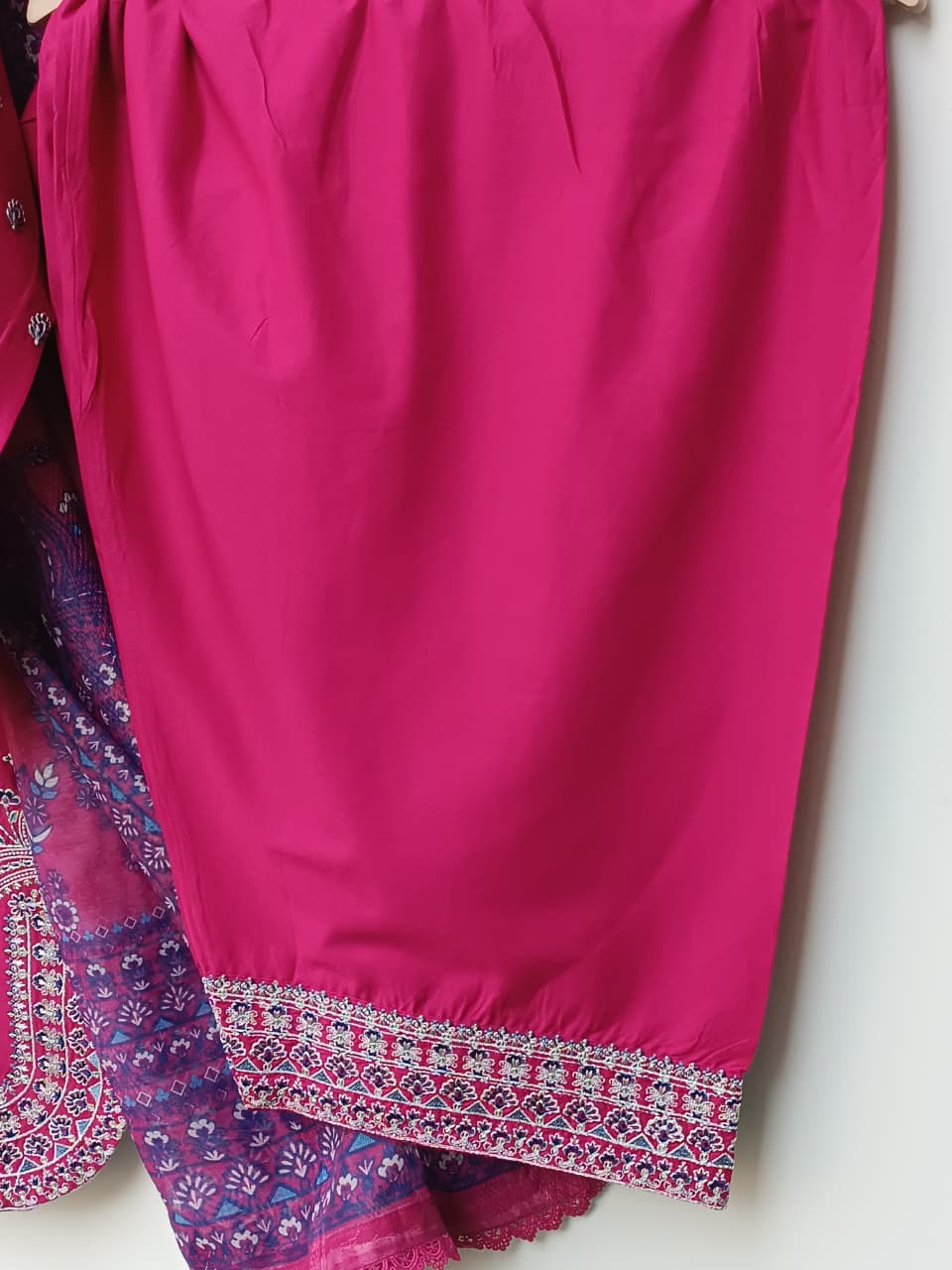 NEELO (NEON PINK)