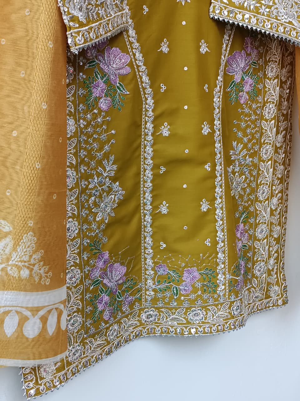 NIMMU (OLIVE)
