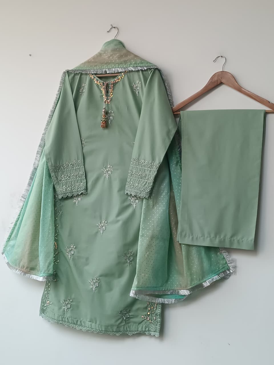 PARIZA (PISTA)