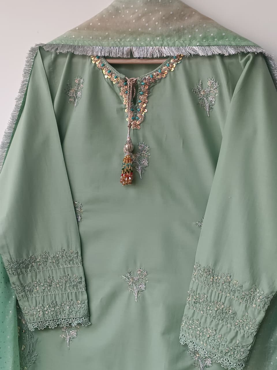 PARIZA (PISTA)
