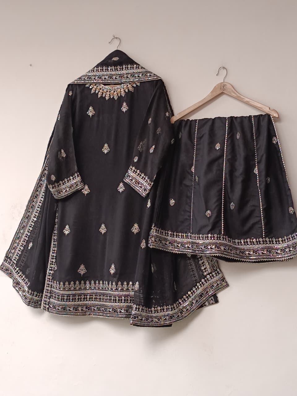 TAMINA (BLACK)