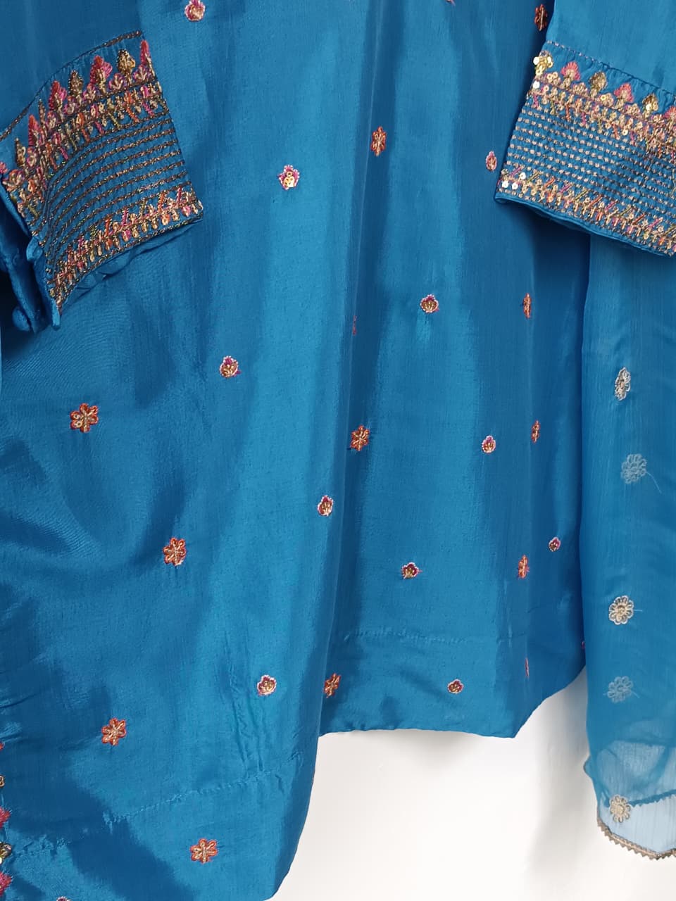 TAZEEM (SOLID BLUE)