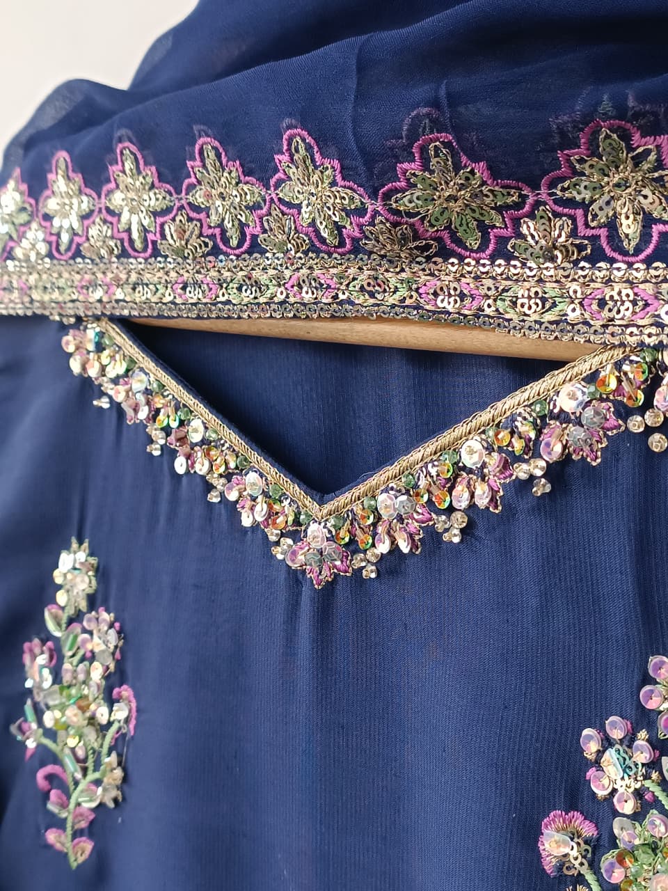 URVEN (ROYAL)