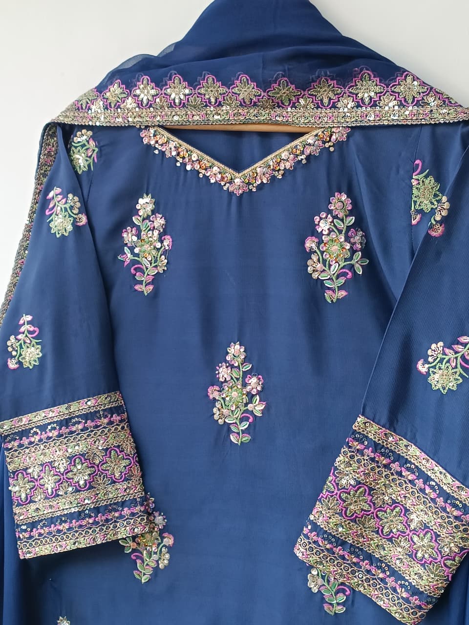 URVEN (ROYAL)