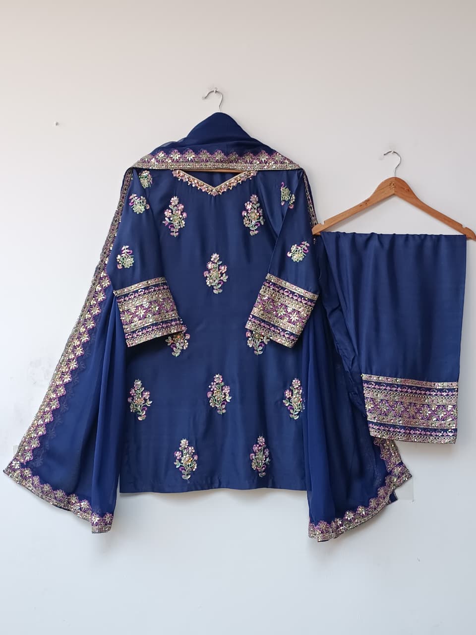 URVEN (ROYAL)