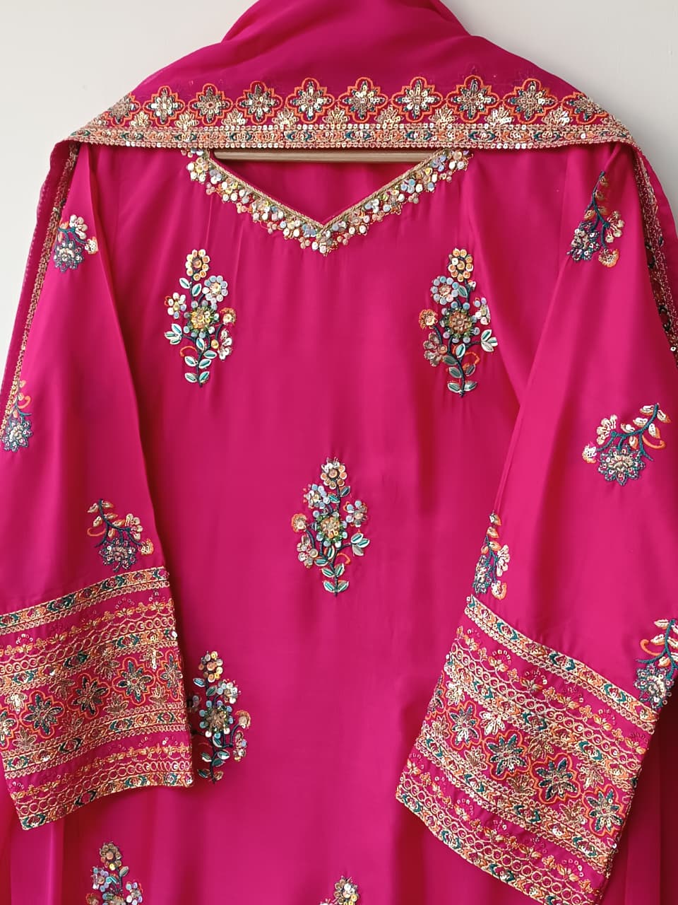 URVEN (SHOCKING PINK)