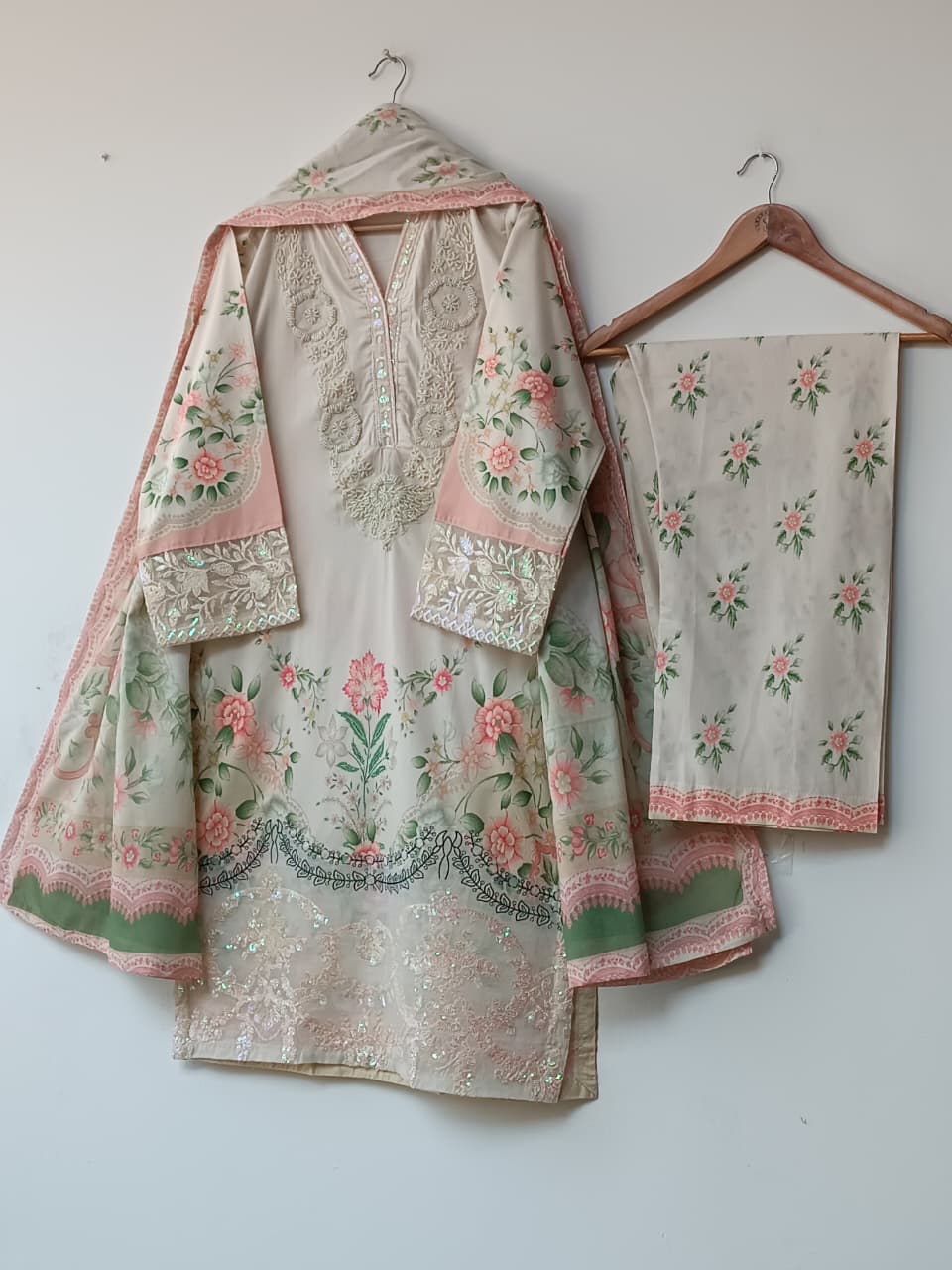 USHNA (IVORY)