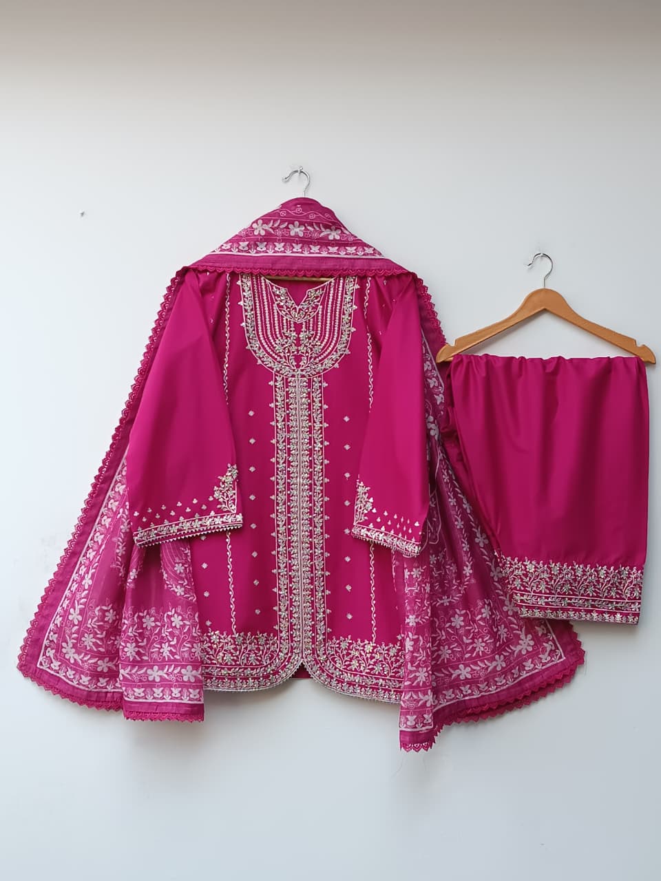 UZMA (MAGENTA)